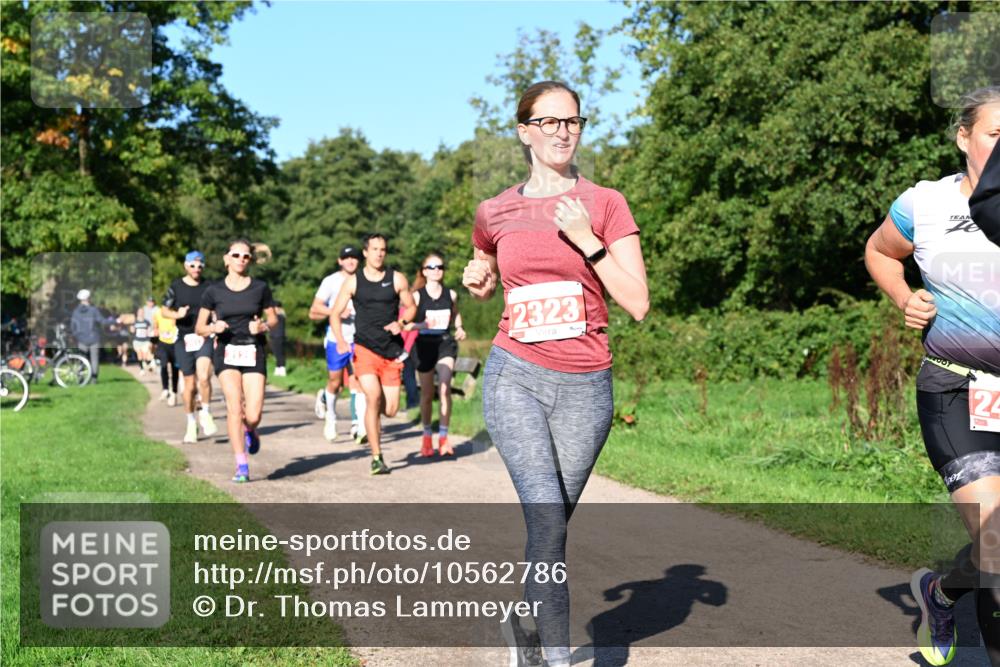 27.09.2026 - 35. Volkslauf durch das schöne Alstertal Dr. Thomas Lammeyer http://msf.ph/oto/10562786 27.09.2026 10:24:49 Laufen 2323, 24, 100 meine-sportfotos.de