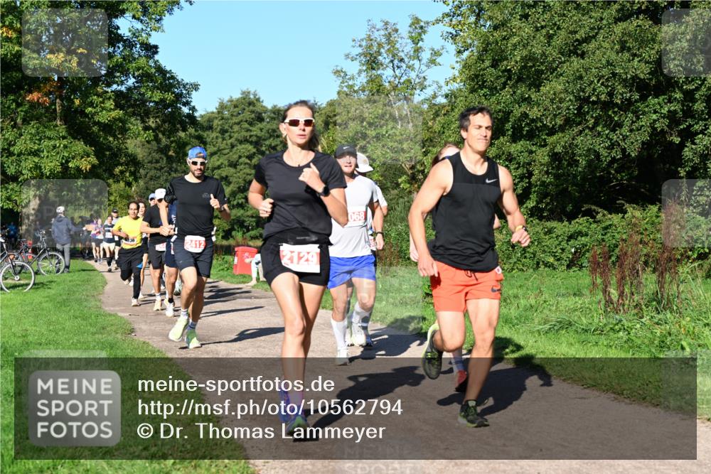 27.09.2026 - 35. Volkslauf durch das schöne Alstertal Dr. Thomas Lammeyer http://msf.ph/oto/10562794 27.09.2026 10:24:51 Laufen 2412, 2129, 068 meine-sportfotos.de
