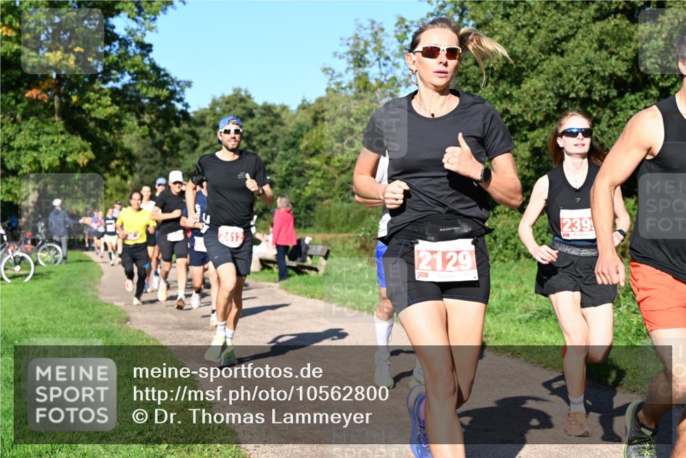 27.09.2026 - 35. Volkslauf durch das schöne Alstertal Dr. Thomas Lammeyer http://msf.ph/oto/10562800 27.09.2026 10:24:52 Laufen 239, 2412, 2129 meine-sportfotos.de