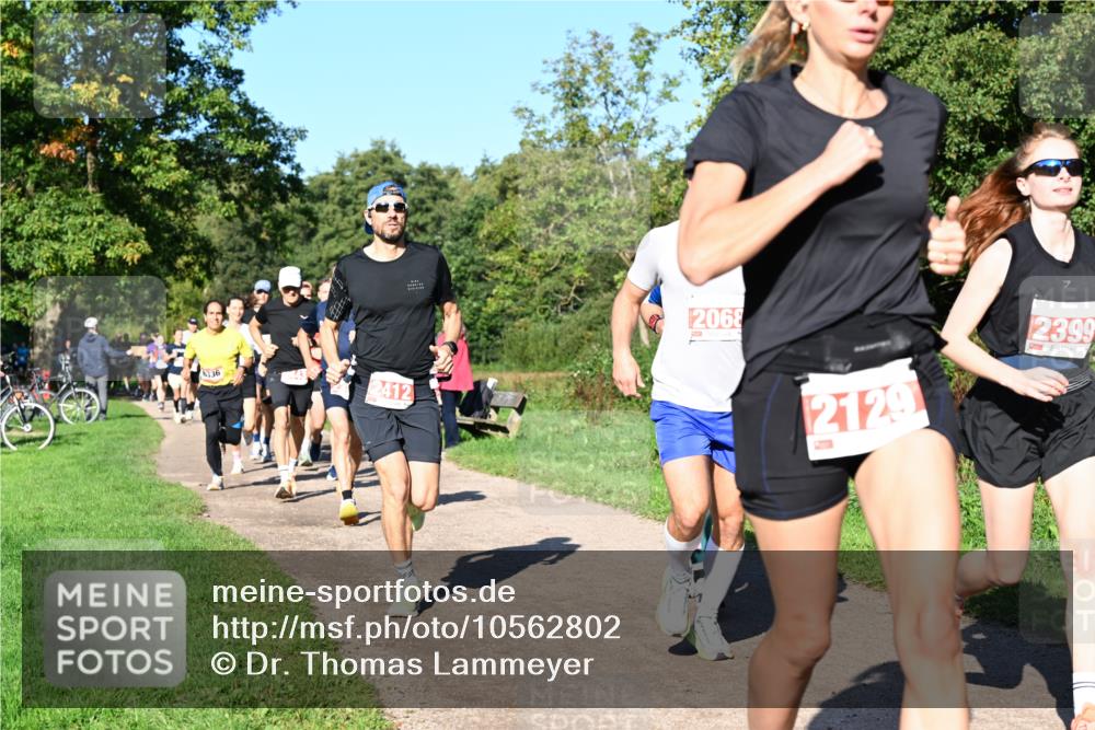 27.09.2026 - 35. Volkslauf durch das schöne Alstertal Dr. Thomas Lammeyer http://msf.ph/oto/10562802 27.09.2026 10:24:52 Laufen 8336, 2412, 2068, 2129, 2399 meine-sportfotos.de