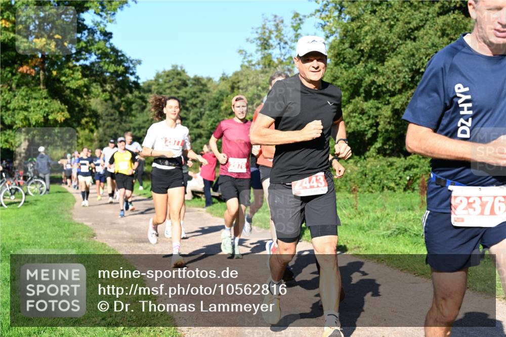 27.09.2026 - 35. Volkslauf durch das schöne Alstertal Dr. Thomas Lammeyer http://msf.ph/oto/10562816 27.09.2026 10:24:55 Laufen 2977, 2976, 2443, 2376 meine-sportfotos.de