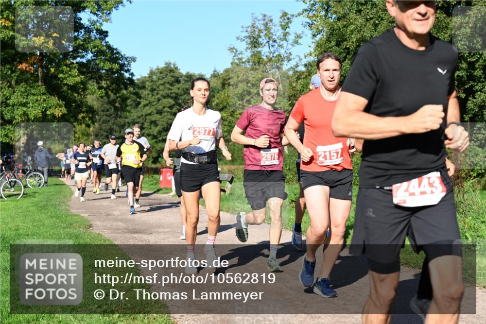 27.09.2026 - 35. Volkslauf durch das schöne Alstertal Dr. Thomas Lammeyer http://msf.ph/oto/10562819 27.09.2026 10:24:56 Laufen 2977, 42, 195, 2976, 2157, 2443 meine-sportfotos.de
