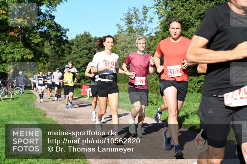 27.09.2026 - 35. Volkslauf durch das schöne Alstertal Dr. Thomas Lammeyer http://msf.ph/oto/10562820 27.09.2026 10:24:56 Laufen 2977, 42, 195, 1, 2976, 2157, 244 meine-sportfotos.de