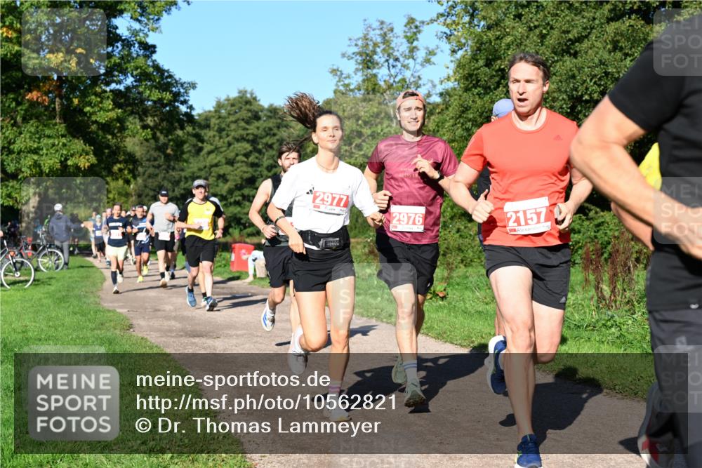 27.09.2026 - 35. Volkslauf durch das schöne Alstertal Dr. Thomas Lammeyer http://msf.ph/oto/10562821 27.09.2026 10:24:56 Laufen 2977, 2976, 21570 meine-sportfotos.de