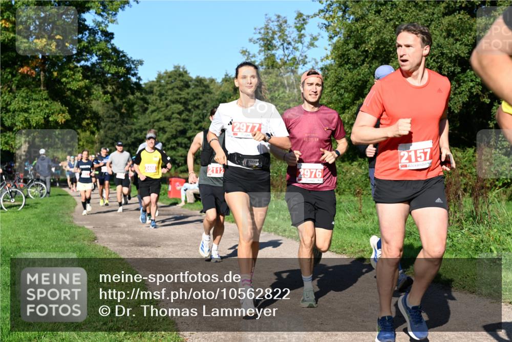 27.09.2026 - 35. Volkslauf durch das schöne Alstertal Dr. Thomas Lammeyer http://msf.ph/oto/10562822 27.09.2026 10:24:56 Laufen 2408, 2112, 2977, 42, 195, 2, 976, 2157 meine-sportfotos.de