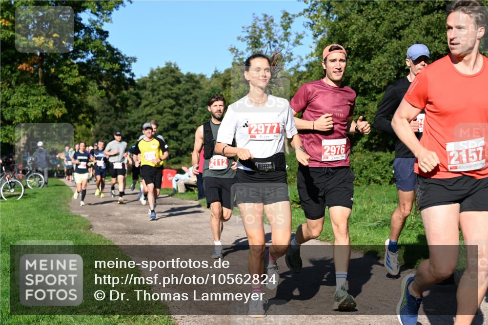 27.09.2026 - 35. Volkslauf durch das schöne Alstertal Dr. Thomas Lammeyer http://msf.ph/oto/10562824 27.09.2026 10:24:56 Laufen 2112, 2977, 195, 2976, 2157 meine-sportfotos.de