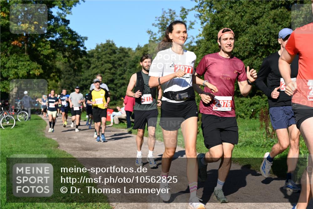 27.09.2026 - 35. Volkslauf durch das schöne Alstertal Dr. Thomas Lammeyer http://msf.ph/oto/10562825 27.09.2026 10:24:56 Laufen 2408, 2112, 2977, 42, 195, 2, 2976 meine-sportfotos.de