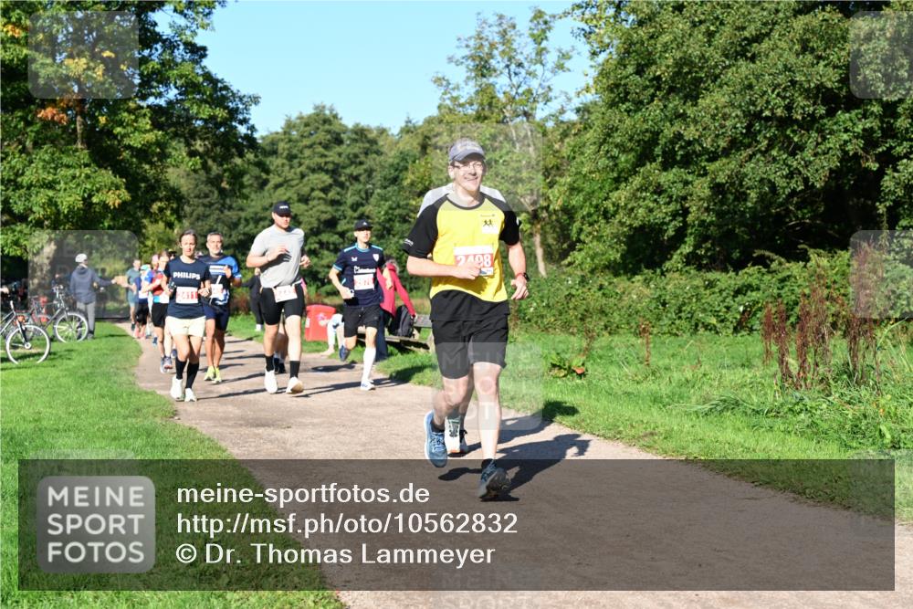 27.09.2026 - 35. Volkslauf durch das schöne Alstertal Dr. Thomas Lammeyer http://msf.ph/oto/10562832 27.09.2026 10:24:59 Laufen 2411, 2498 meine-sportfotos.de