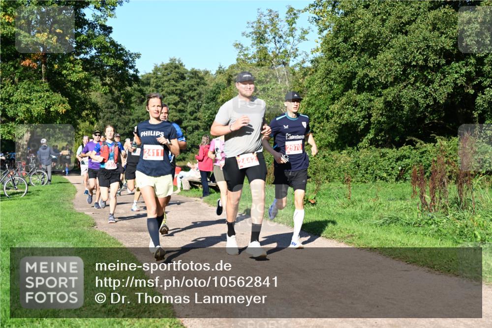 27.09.2026 - 35. Volkslauf durch das schöne Alstertal Dr. Thomas Lammeyer http://msf.ph/oto/10562841 27.09.2026 10:25:01 Laufen 2411, 2970, 2442 meine-sportfotos.de