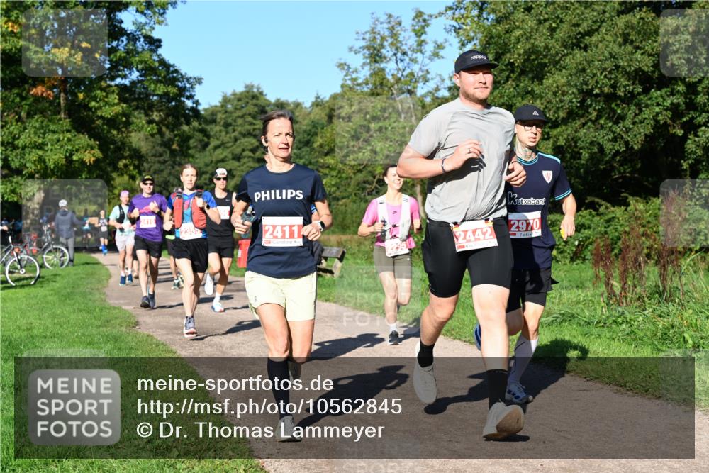 27.09.2026 - 35. Volkslauf durch das schöne Alstertal Dr. Thomas Lammeyer http://msf.ph/oto/10562845 27.09.2026 10:25:02 Laufen 410, 2411, 295, 2442, 2970 meine-sportfotos.de