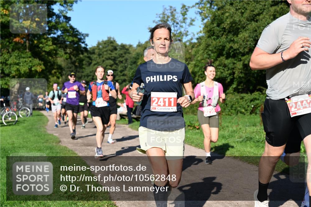 27.09.2026 - 35. Volkslauf durch das schöne Alstertal Dr. Thomas Lammeyer http://msf.ph/oto/10562848 27.09.2026 10:25:02 Laufen 2411, 2442 meine-sportfotos.de