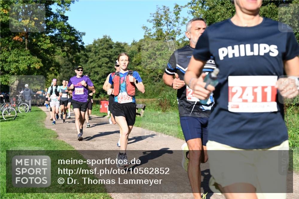 27.09.2026 - 35. Volkslauf durch das schöne Alstertal Dr. Thomas Lammeyer http://msf.ph/oto/10562852 27.09.2026 10:25:03 Laufen 23, 2410, 2411 meine-sportfotos.de