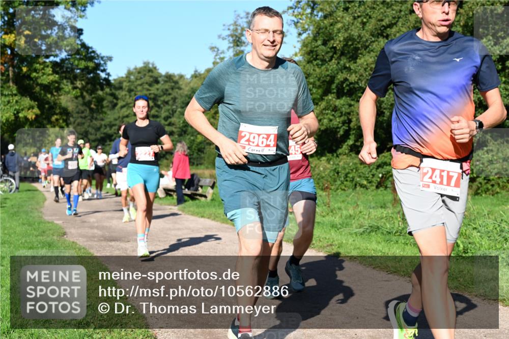 27.09.2026 - 35. Volkslauf durch das schöne Alstertal Dr. Thomas Lammeyer http://msf.ph/oto/10562886 27.09.2026 10:25:11 Laufen 2964, 45, 2417 meine-sportfotos.de