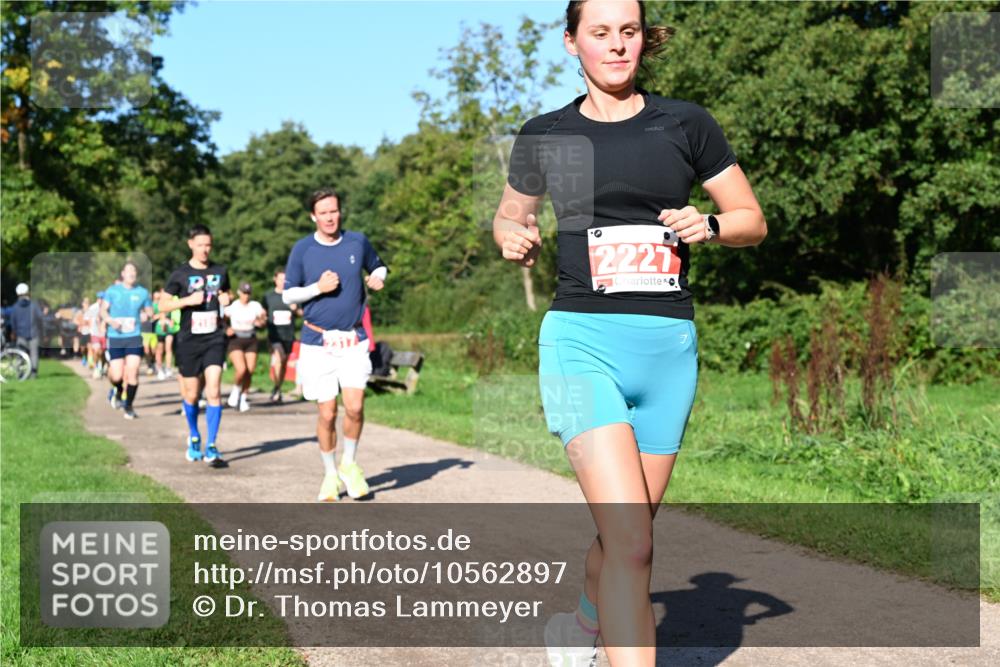 27.09.2026 - 35. Volkslauf durch das schöne Alstertal Dr. Thomas Lammeyer http://msf.ph/oto/10562897 27.09.2026 10:25:14 Laufen 2227 meine-sportfotos.de