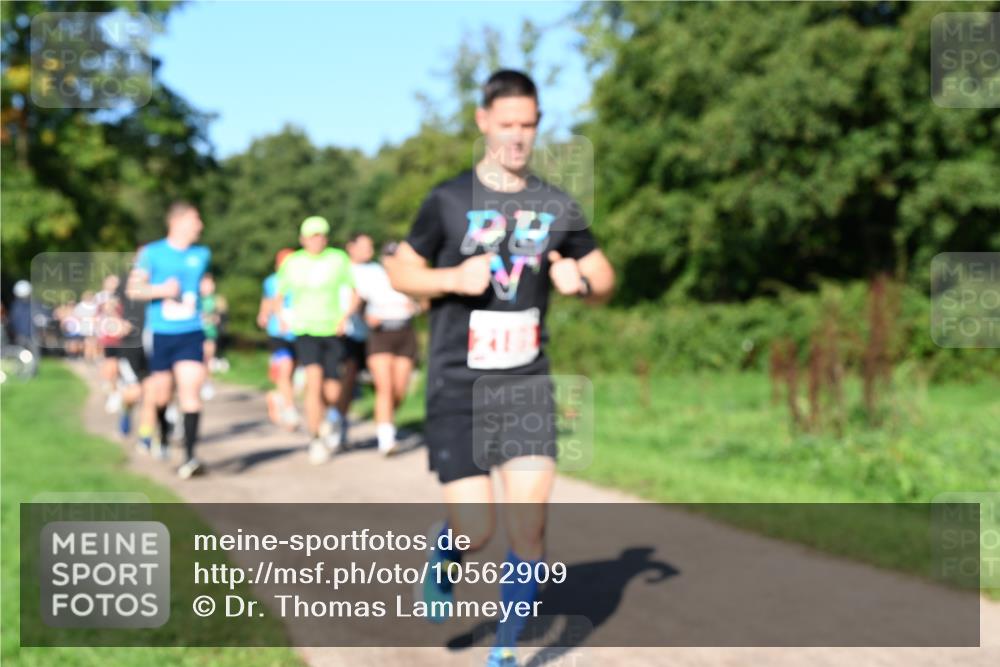 27.09.2026 - 35. Volkslauf durch das schöne Alstertal Dr. Thomas Lammeyer http://msf.ph/oto/10562909 27.09.2026 10:25:17 Laufen  meine-sportfotos.de