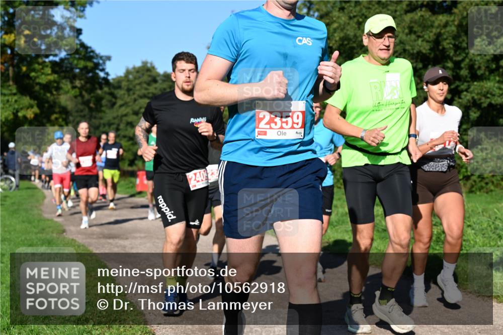 27.09.2026 - 35. Volkslauf durch das schöne Alstertal Dr. Thomas Lammeyer http://msf.ph/oto/10562918 27.09.2026 10:25:20 Laufen 7, 240, 2359 meine-sportfotos.de
