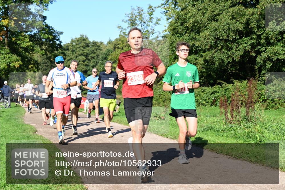 27.09.2026 - 35. Volkslauf durch das schöne Alstertal Dr. Thomas Lammeyer http://msf.ph/oto/10562933 27.09.2026 10:25:23 Laufen 2040, 2368, 328 meine-sportfotos.de