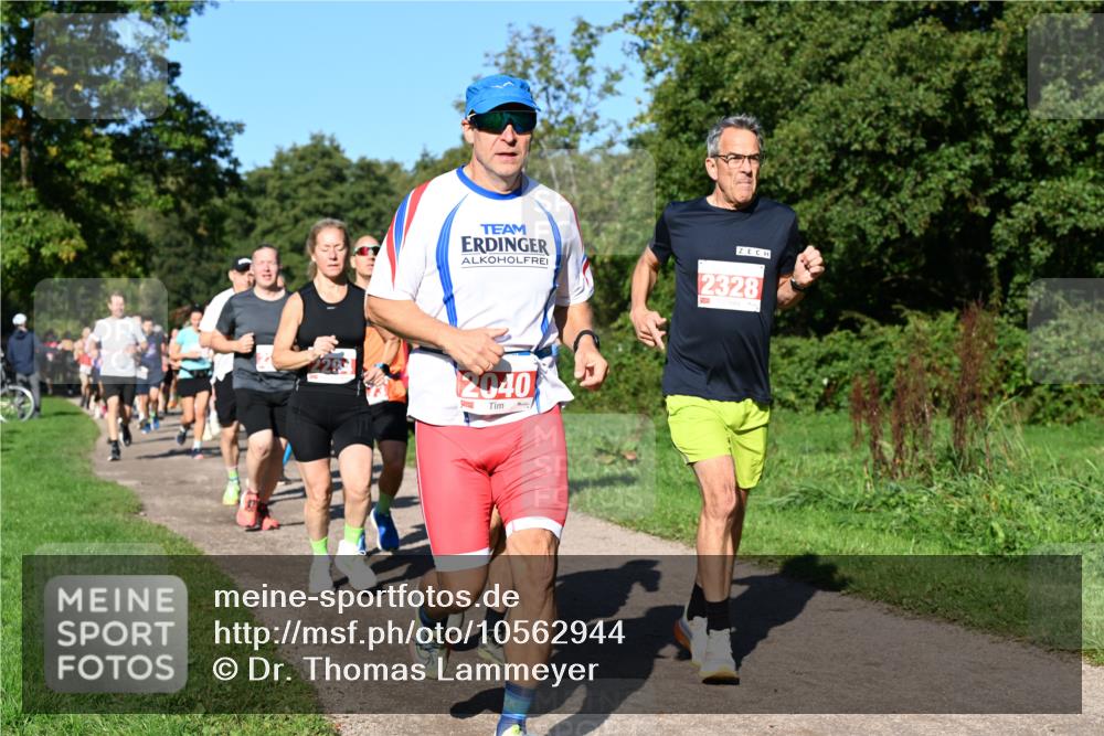 27.09.2026 - 35. Volkslauf durch das schöne Alstertal Dr. Thomas Lammeyer http://msf.ph/oto/10562944 27.09.2026 10:25:24 Laufen 2328, 2040 meine-sportfotos.de