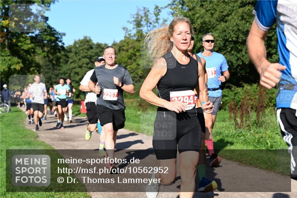 27.09.2026 - 35. Volkslauf durch das schöne Alstertal Dr. Thomas Lammeyer http://msf.ph/oto/10562952 27.09.2026 10:25:26 Laufen 2207, 2945, 81 meine-sportfotos.de