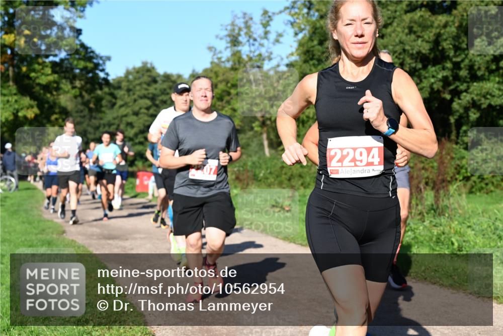27.09.2026 - 35. Volkslauf durch das schöne Alstertal Dr. Thomas Lammeyer http://msf.ph/oto/10562954 27.09.2026 10:25:26 Laufen 2294 meine-sportfotos.de