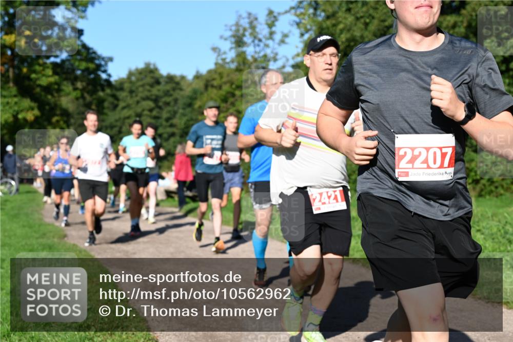 27.09.2026 - 35. Volkslauf durch das schöne Alstertal Dr. Thomas Lammeyer http://msf.ph/oto/10562962 27.09.2026 10:25:28 Laufen 2421, 2207 meine-sportfotos.de