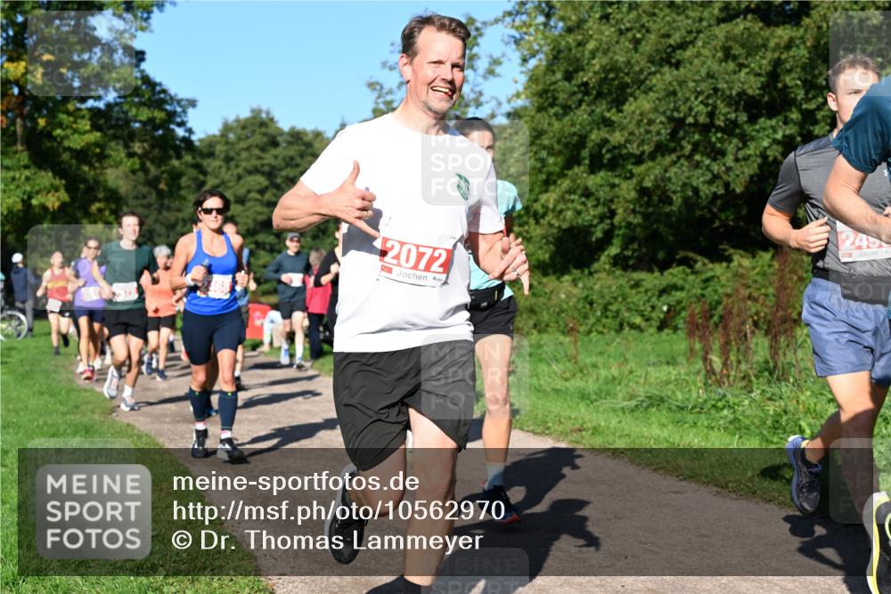 27.09.2026 - 35. Volkslauf durch das schöne Alstertal Dr. Thomas Lammeyer http://msf.ph/oto/10562970 27.09.2026 10:25:30 Laufen 2072, 245 meine-sportfotos.de