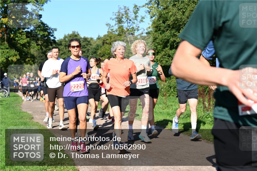 27.09.2026 - 35. Volkslauf durch das schöne Alstertal Dr. Thomas Lammeyer http://msf.ph/oto/10562990 27.09.2026 10:25:35 Laufen 2220, 214, 2108, 500 meine-sportfotos.de