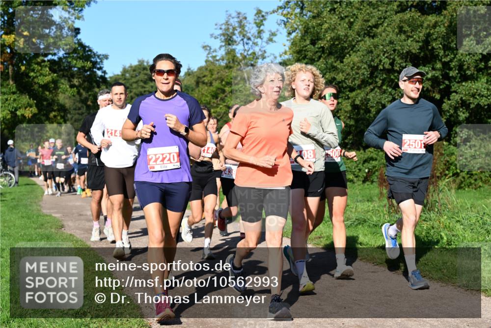 27.09.2026 - 35. Volkslauf durch das schöne Alstertal Dr. Thomas Lammeyer http://msf.ph/oto/10562993 27.09.2026 10:25:35 Laufen 1214, 2220, 140, 243, 08, 500, 2501 meine-sportfotos.de