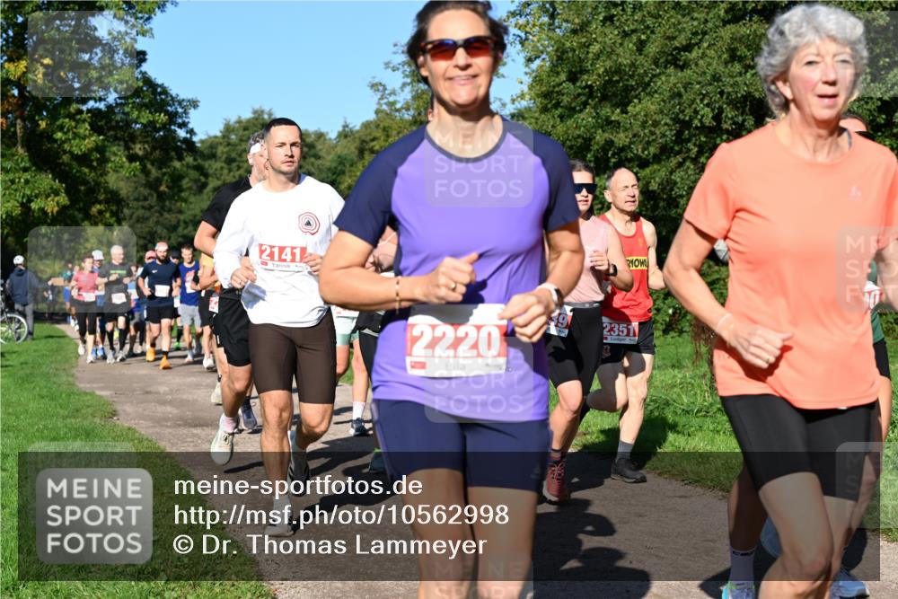 27.09.2026 - 35. Volkslauf durch das schöne Alstertal Dr. Thomas Lammeyer http://msf.ph/oto/10562998 27.09.2026 10:25:36 Laufen 2141, 2220, 2351 meine-sportfotos.de