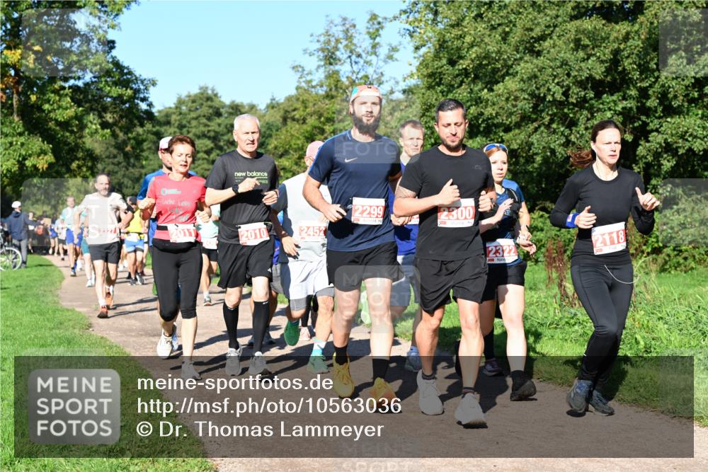 27.09.2026 - 35. Volkslauf durch das schöne Alstertal Dr. Thomas Lammeyer http://msf.ph/oto/10563036 27.09.2026 10:25:42 Laufen 2327, 2011, 2299, 2300, 2010, 2452, 2322, 2118 meine-sportfotos.de
