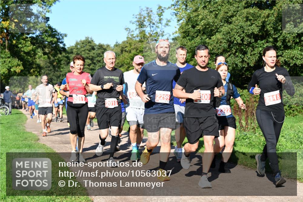 27.09.2026 - 35. Volkslauf durch das schöne Alstertal Dr. Thomas Lammeyer http://msf.ph/oto/10563037 27.09.2026 10:25:42 Laufen 20, 245, 2299, 2011, 2010, 300, 2322, 2118 meine-sportfotos.de