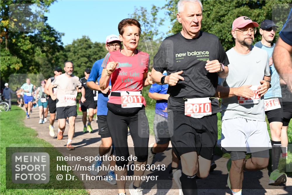 27.09.2026 - 35. Volkslauf durch das schöne Alstertal Dr. Thomas Lammeyer http://msf.ph/oto/10563048 27.09.2026 10:25:44 Laufen 2011, 2010, 2319 meine-sportfotos.de