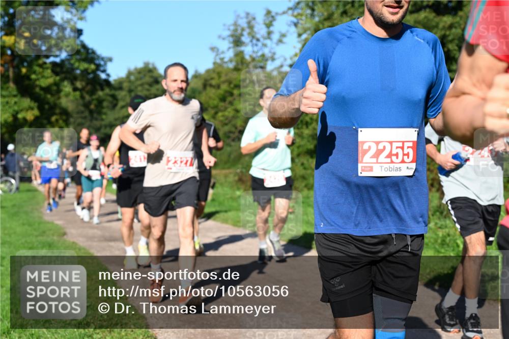 27.09.2026 - 35. Volkslauf durch das schöne Alstertal Dr. Thomas Lammeyer http://msf.ph/oto/10563056 27.09.2026 10:25:45 Laufen 4324, 123211, 2255 meine-sportfotos.de