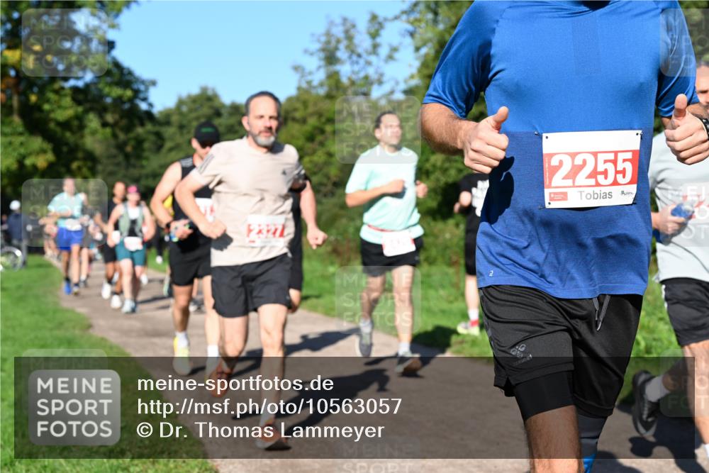 27.09.2026 - 35. Volkslauf durch das schöne Alstertal Dr. Thomas Lammeyer http://msf.ph/oto/10563057 27.09.2026 10:25:45 Laufen 2327, 2255 meine-sportfotos.de