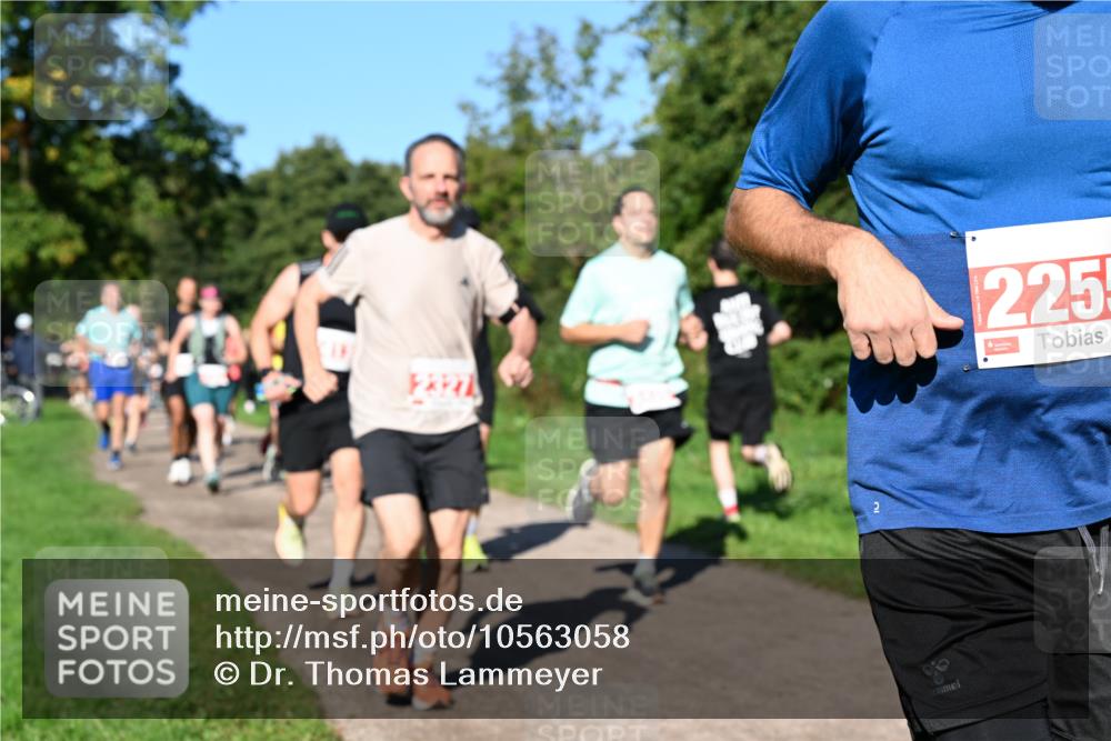 27.09.2026 - 35. Volkslauf durch das schöne Alstertal Dr. Thomas Lammeyer http://msf.ph/oto/10563058 27.09.2026 10:25:46 Laufen 2327, 2, 2255 meine-sportfotos.de