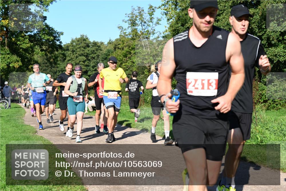 27.09.2026 - 35. Volkslauf durch das schöne Alstertal Dr. Thomas Lammeyer http://msf.ph/oto/10563069 27.09.2026 10:25:47 Laufen 2269, 2302, 2959, 239, 2413 meine-sportfotos.de