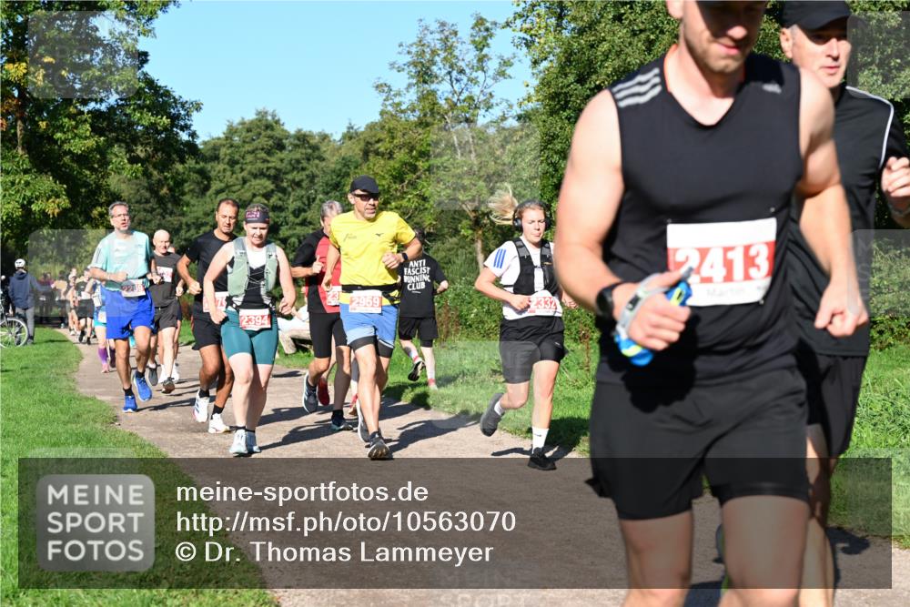 27.09.2026 - 35. Volkslauf durch das schöne Alstertal Dr. Thomas Lammeyer http://msf.ph/oto/10563070 27.09.2026 10:25:48 Laufen 2413, 2394 meine-sportfotos.de