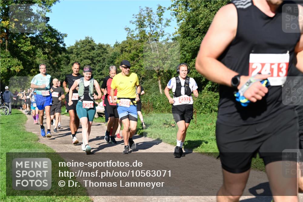 27.09.2026 - 35. Volkslauf durch das schöne Alstertal Dr. Thomas Lammeyer http://msf.ph/oto/10563071 27.09.2026 10:25:48 Laufen 2302, 476, 2394, 2332, 2413 meine-sportfotos.de