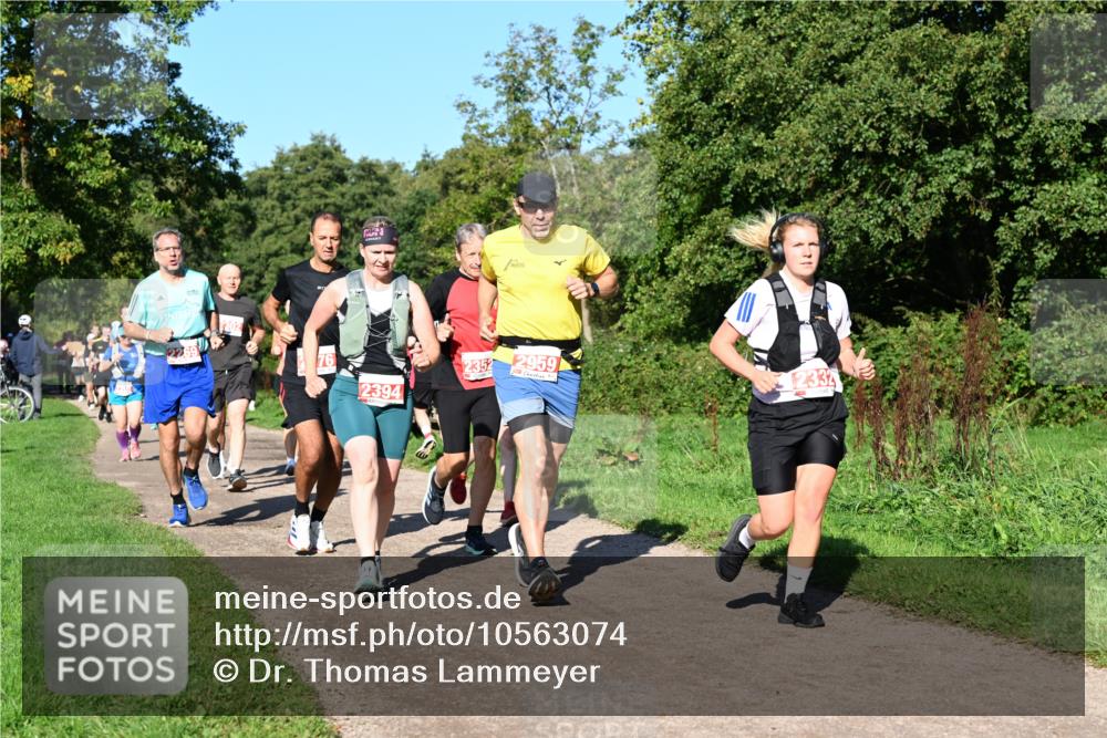 27.09.2026 - 35. Volkslauf durch das schöne Alstertal Dr. Thomas Lammeyer http://msf.ph/oto/10563074 27.09.2026 10:25:48 Laufen 2352, 2959, 2394 meine-sportfotos.de
