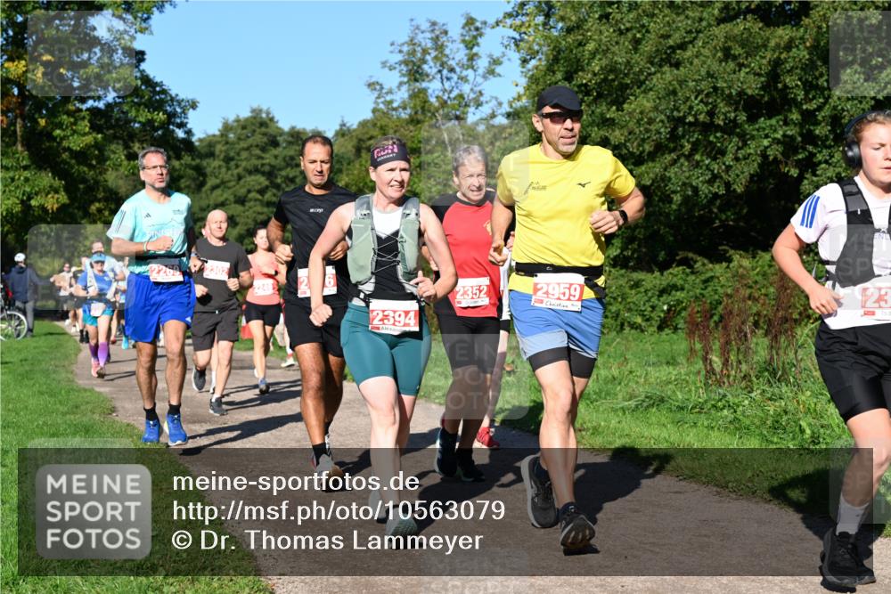 27.09.2026 - 35. Volkslauf durch das schöne Alstertal Dr. Thomas Lammeyer http://msf.ph/oto/10563079 27.09.2026 10:25:49 Laufen 2302, 2394, 2352, 2959, 23 meine-sportfotos.de