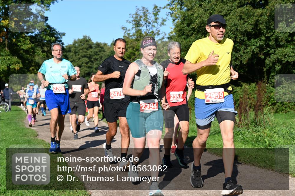 27.09.2026 - 35. Volkslauf durch das schöne Alstertal Dr. Thomas Lammeyer http://msf.ph/oto/10563082 27.09.2026 10:25:49 Laufen 2269, 2302, 2249, 2476, 2394, 2352, 2959 meine-sportfotos.de