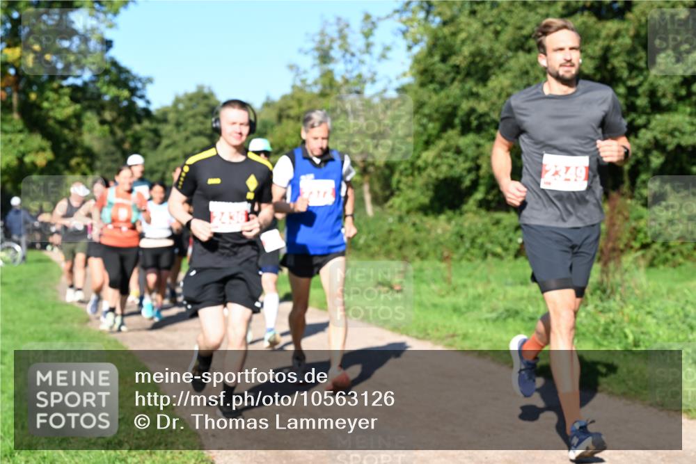 27.09.2026 - 35. Volkslauf durch das schöne Alstertal Dr. Thomas Lammeyer http://msf.ph/oto/10563126 27.09.2026 10:25:58 Laufen 6 meine-sportfotos.de