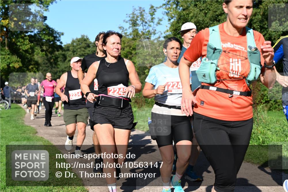 27.09.2026 - 35. Volkslauf durch das schöne Alstertal Dr. Thomas Lammeyer http://msf.ph/oto/10563147 27.09.2026 10:26:02 Laufen 458, 224, 2234, 2249 meine-sportfotos.de