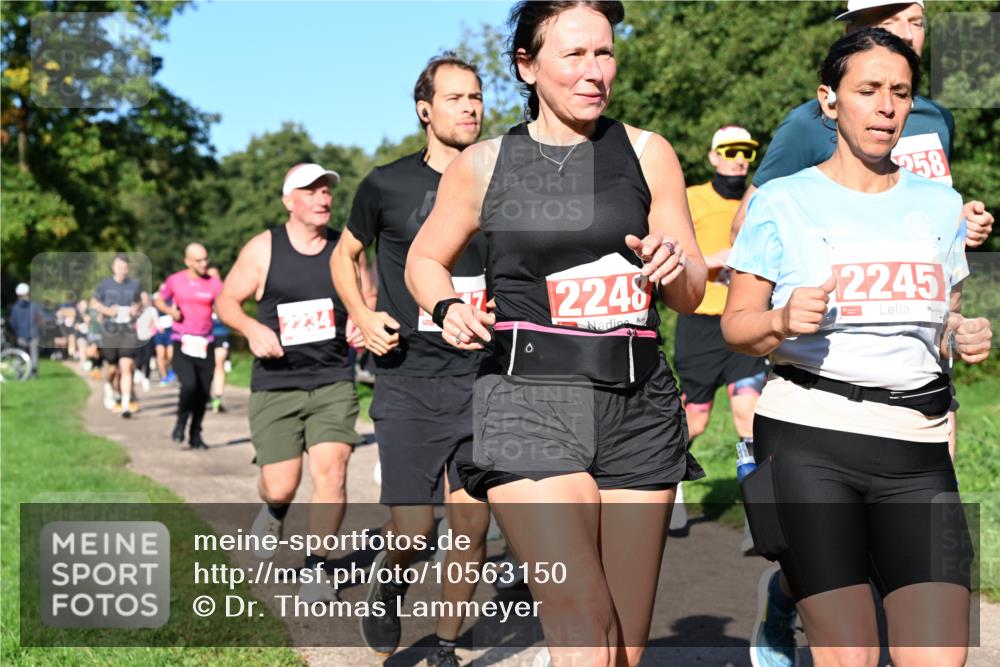 27.09.2026 - 35. Volkslauf durch das schöne Alstertal Dr. Thomas Lammeyer http://msf.ph/oto/10563150 27.09.2026 10:26:03 Laufen 258, 2248, 2245, 11 meine-sportfotos.de