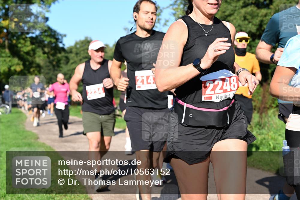 27.09.2026 - 35. Volkslauf durch das schöne Alstertal Dr. Thomas Lammeyer http://msf.ph/oto/10563152 27.09.2026 10:26:03 Laufen 214, 2248 meine-sportfotos.de