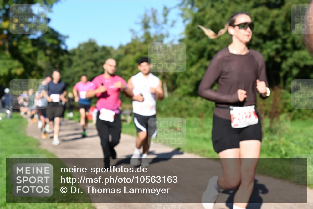 27.09.2026 - 35. Volkslauf durch das schöne Alstertal Dr. Thomas Lammeyer http://msf.ph/oto/10563163 27.09.2026 10:26:05 Laufen  meine-sportfotos.de