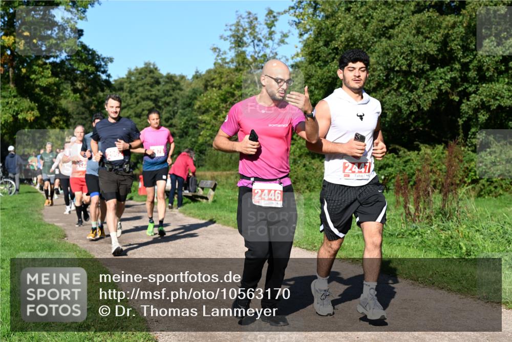 27.09.2026 - 35. Volkslauf durch das schöne Alstertal Dr. Thomas Lammeyer http://msf.ph/oto/10563170 27.09.2026 10:26:06 Laufen 2446, 2441 meine-sportfotos.de