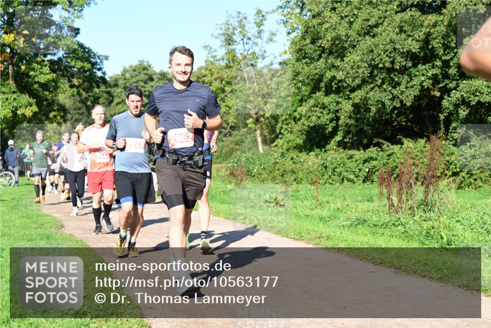 27.09.2026 - 35. Volkslauf durch das schöne Alstertal Dr. Thomas Lammeyer http://msf.ph/oto/10563177 27.09.2026 10:26:08 Laufen  meine-sportfotos.de