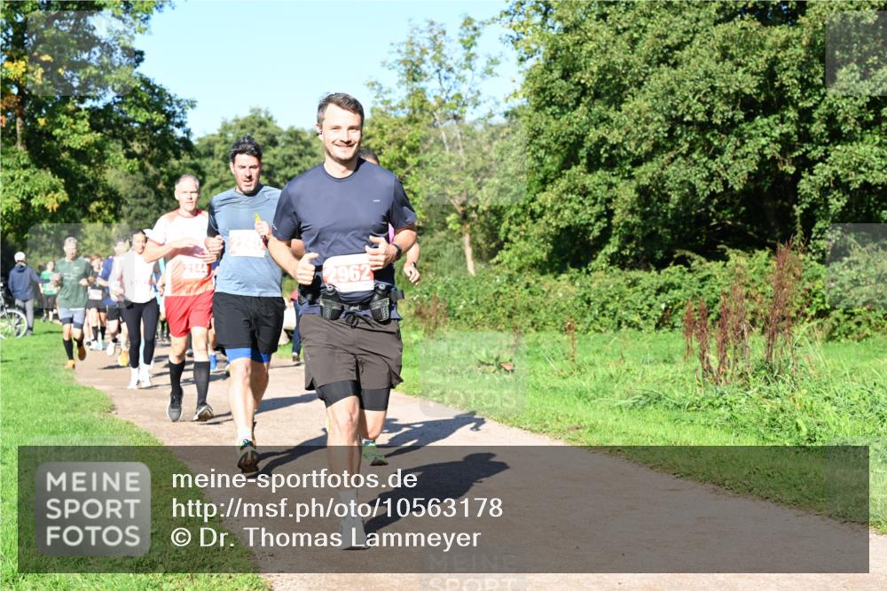 27.09.2026 - 35. Volkslauf durch das schöne Alstertal Dr. Thomas Lammeyer http://msf.ph/oto/10563178 27.09.2026 10:26:08 Laufen 2144, 2962 meine-sportfotos.de