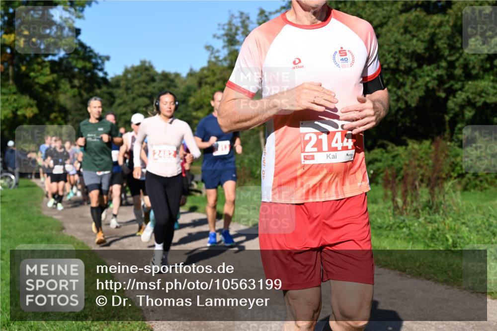 27.09.2026 - 35. Volkslauf durch das schöne Alstertal Dr. Thomas Lammeyer http://msf.ph/oto/10563199 27.09.2026 10:26:11 Laufen 2482, 40, 40, 21440 meine-sportfotos.de